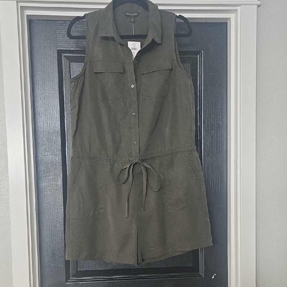NWT Banana Republic Factory  Sleeveless Olive Green Romper Size 6